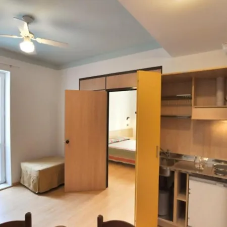 Lily Apartmanhotel