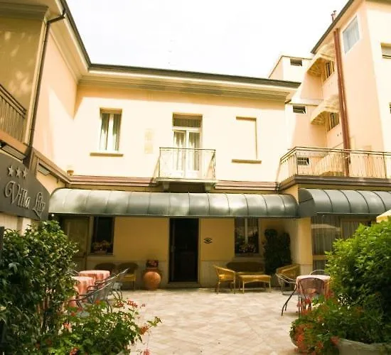 Lily Apartmanhotel 4*